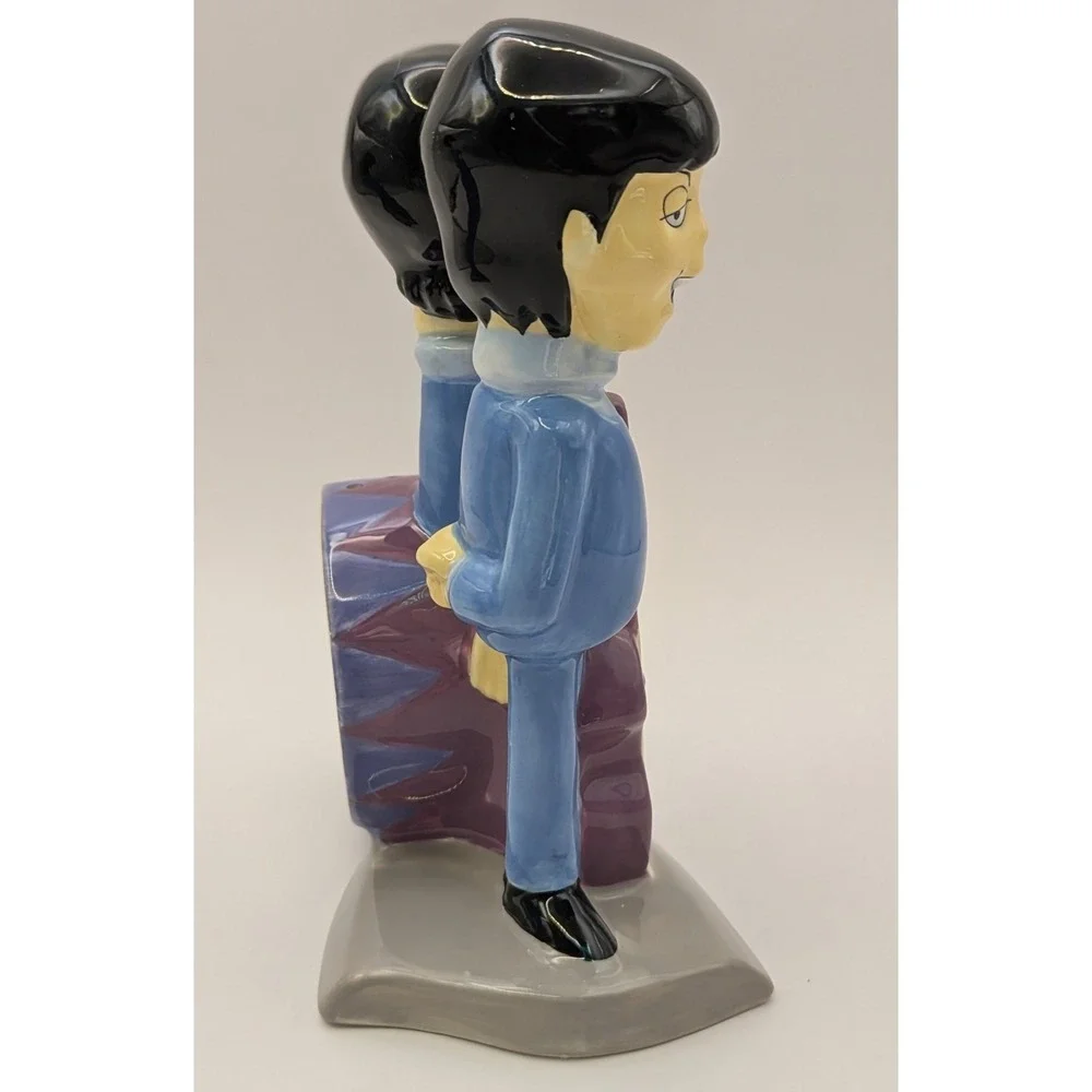 The Beatles Animated 2004 Vandor Apple Salt & Pepper Shakers NEW In Box‎